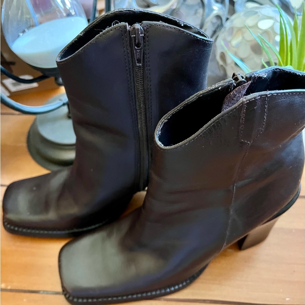 Colin Stuart Brown Leather ankle boots Size 7M EUC